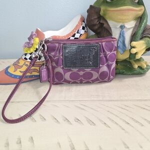 Coach Poppy Signature Wristlet, Purple, EUC